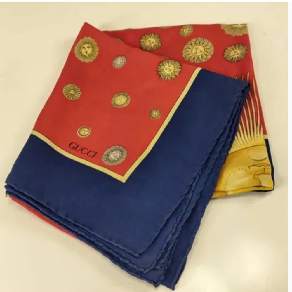 Gucci vintage sun scarf